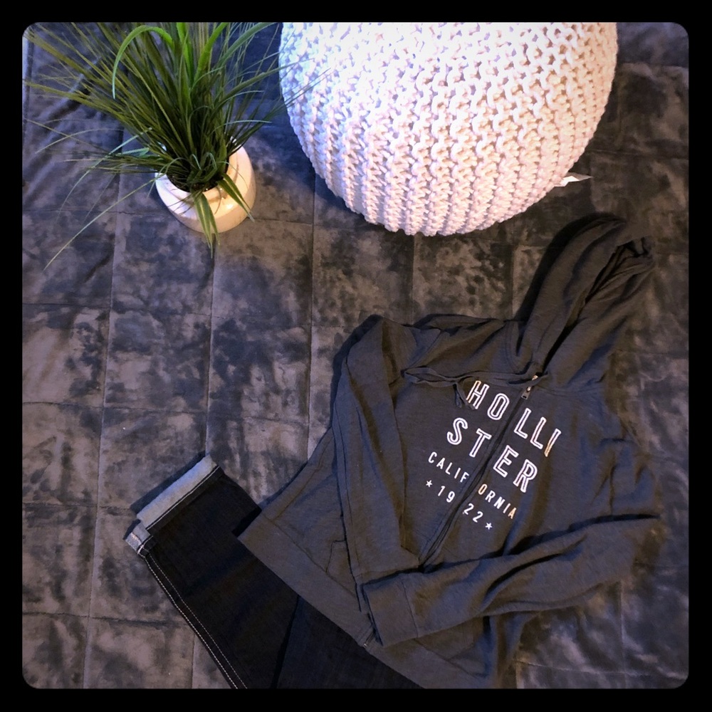 Hollister hooded zip up sweatshirt